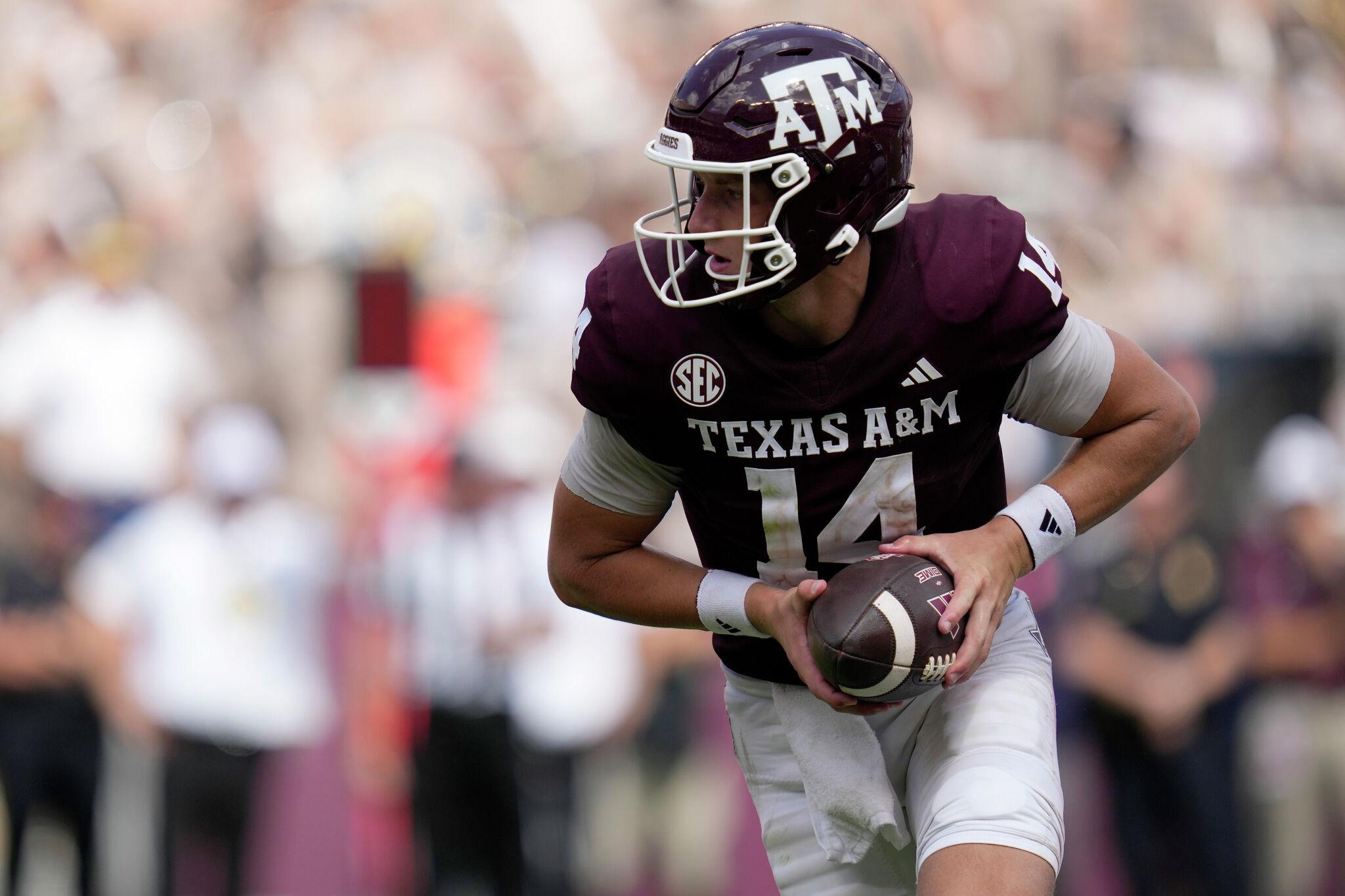 Ranking the top 5 Texas A&M Football uniforms in the last decade