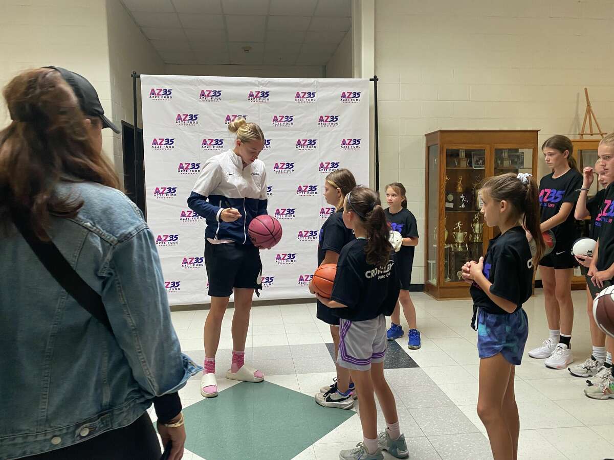 UConn's Azzi Fudd hosts CT basketball camp with Paige Bueckers