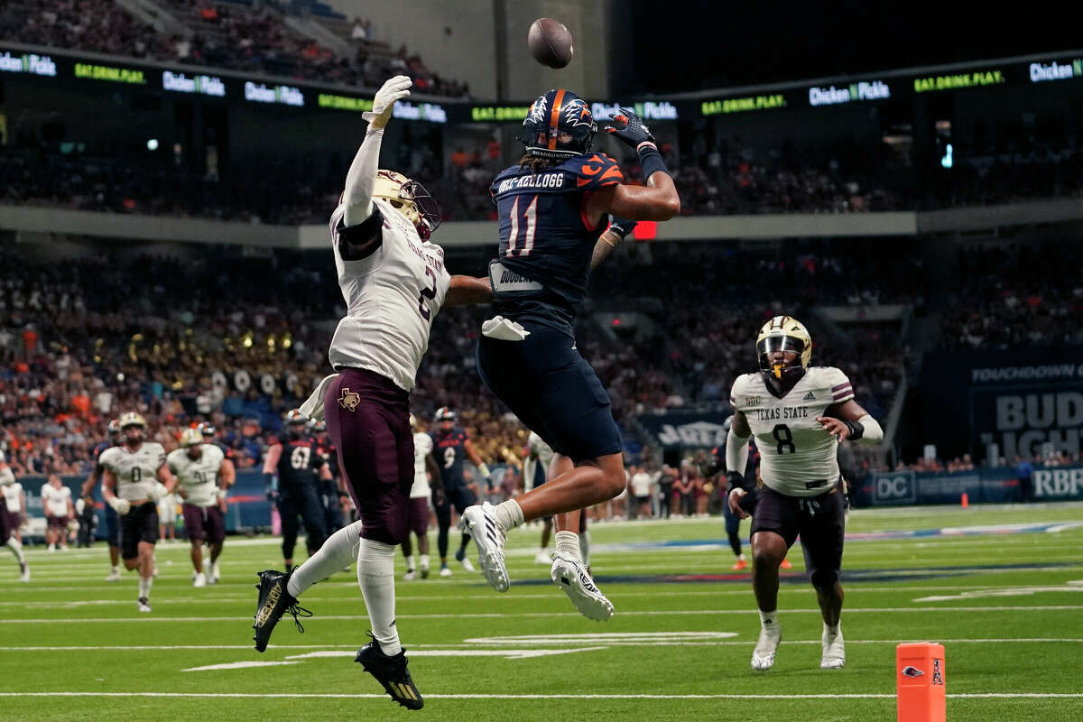 Dallas Cowboys score a touchdown at the McAllen airport