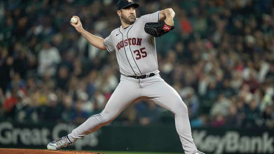Houston Astros starter Justin Verlander delivers a pitch during the first inning of a baseball game against the Seattle Mariners, Monday, Sept. 25, 2023, in Seattle. (AP Photo/Stephen Brashear)