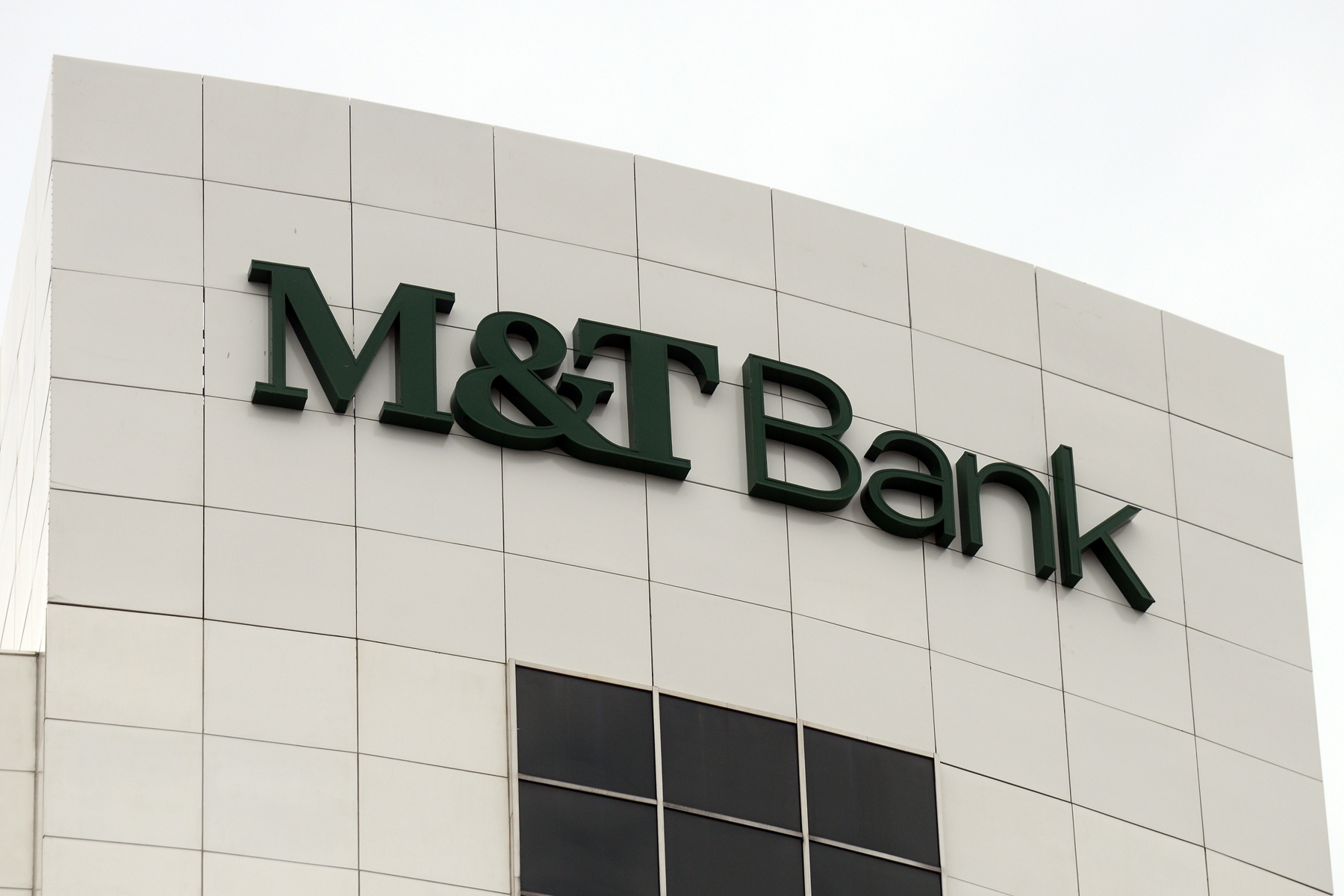 M&T Bank deposits in CT drop again after People's United merger