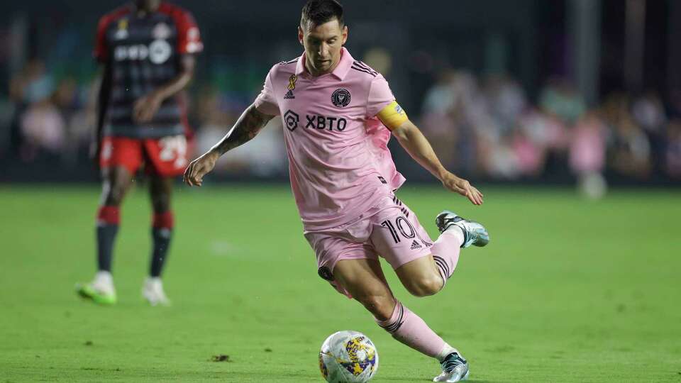 FORT LAUDERDALE, FLORIDA - SEPTEMBER 20: Lionel Messi #10 of Inter Miami takes a shot during the first half during a match between Toronto FC and Inter Miami CF at DRV PNK Stadium on September 20, 2023 in Fort Lauderdale, Florida.