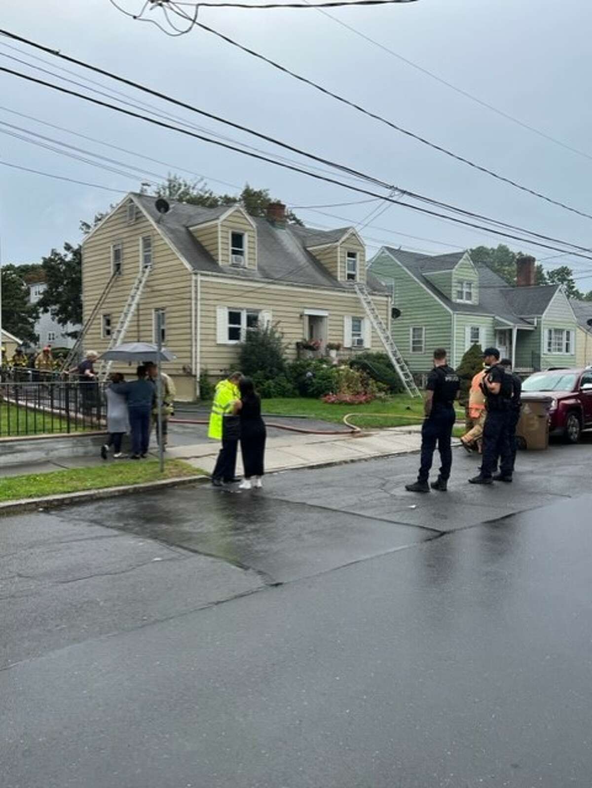 Neighbor Saves Woman Trapped In Burning Stamford Home Official Says 5507