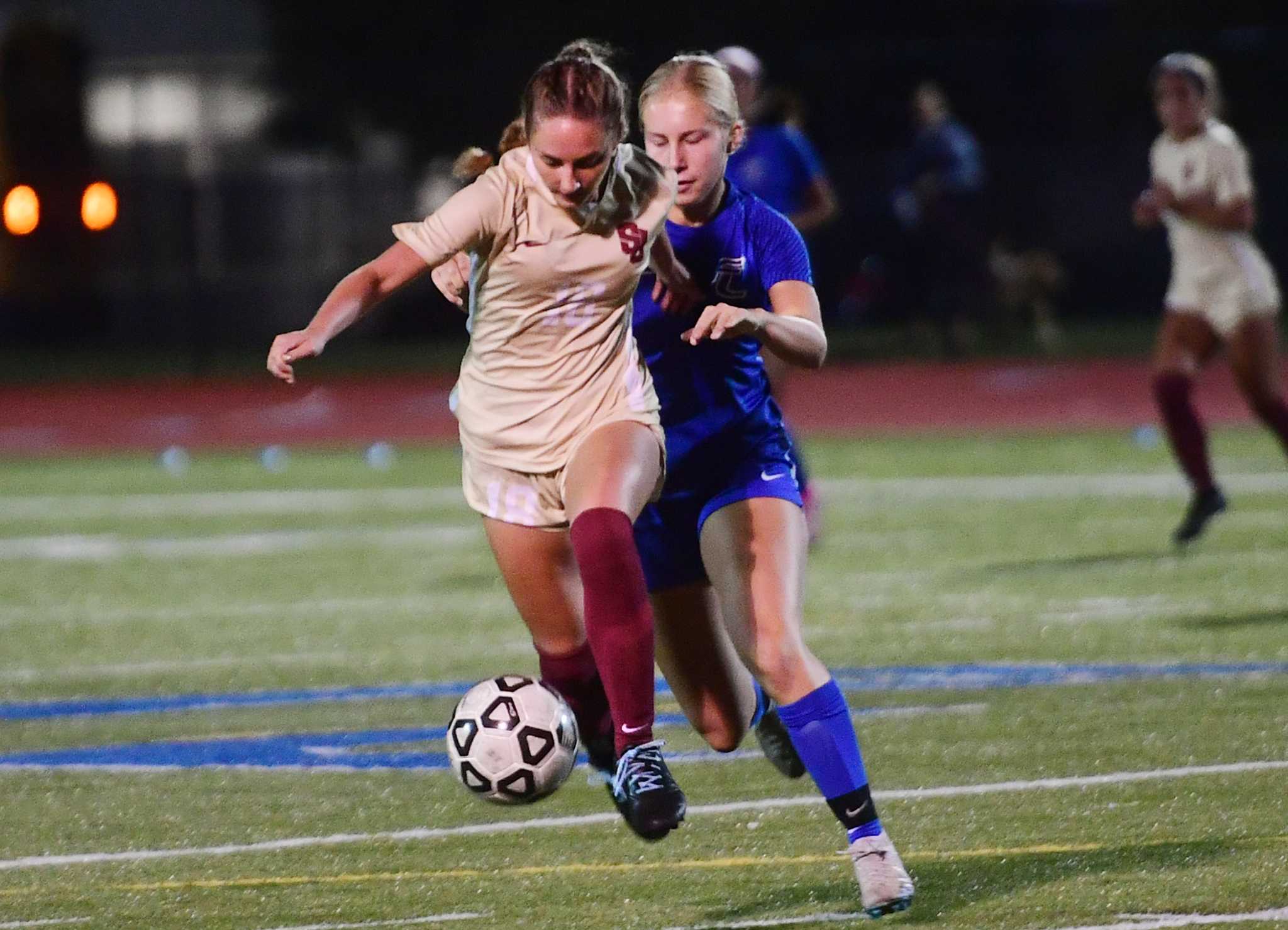 New Hartford girls soccer team remains unbeaten, heads to second