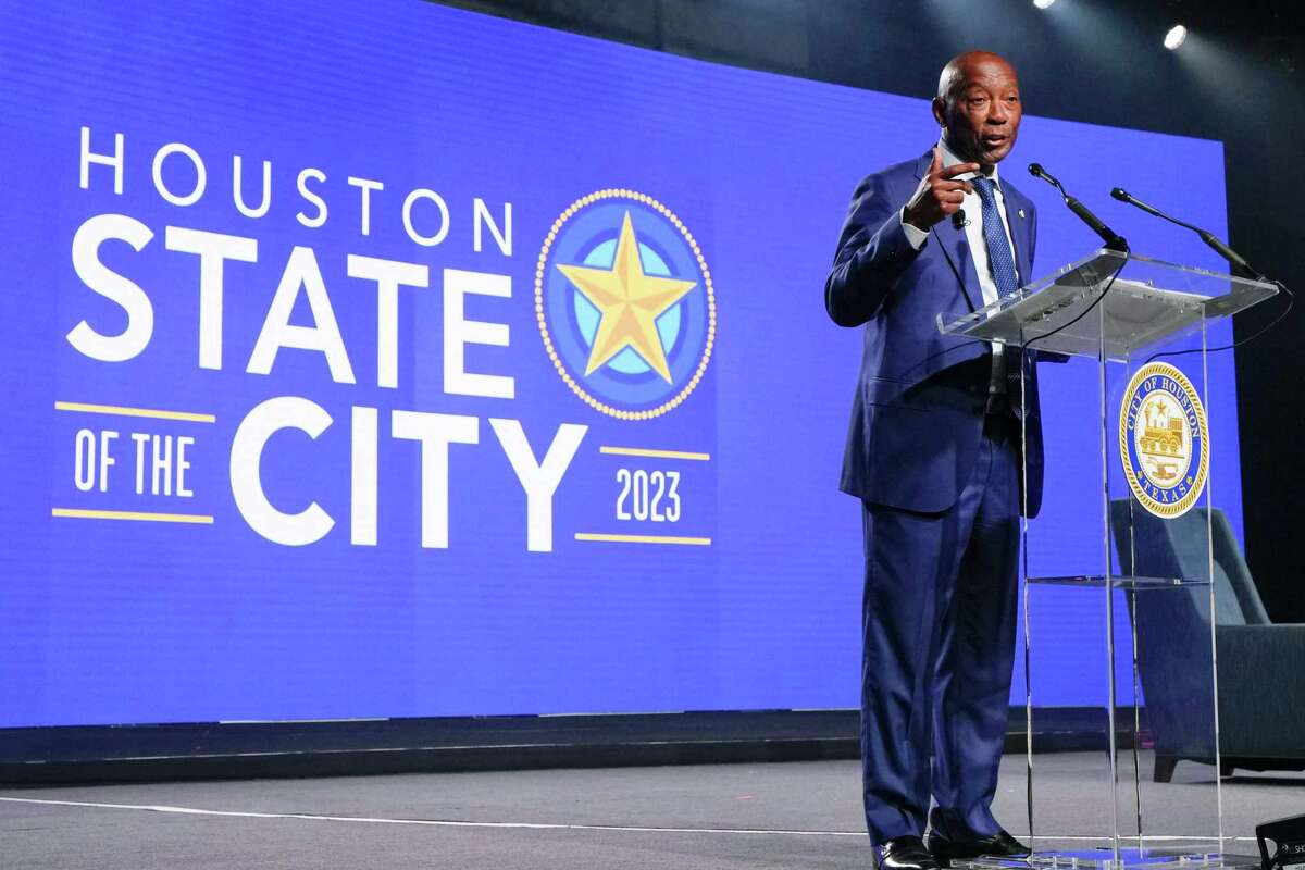 Story photo for Turner to Houston in final address: 'I have given you my best'