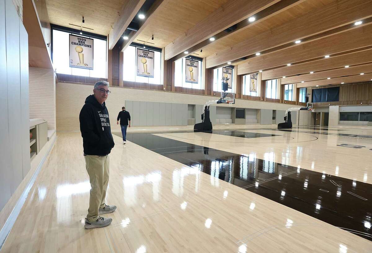 A sense of awe' as San Antonio Spurs open new practice space