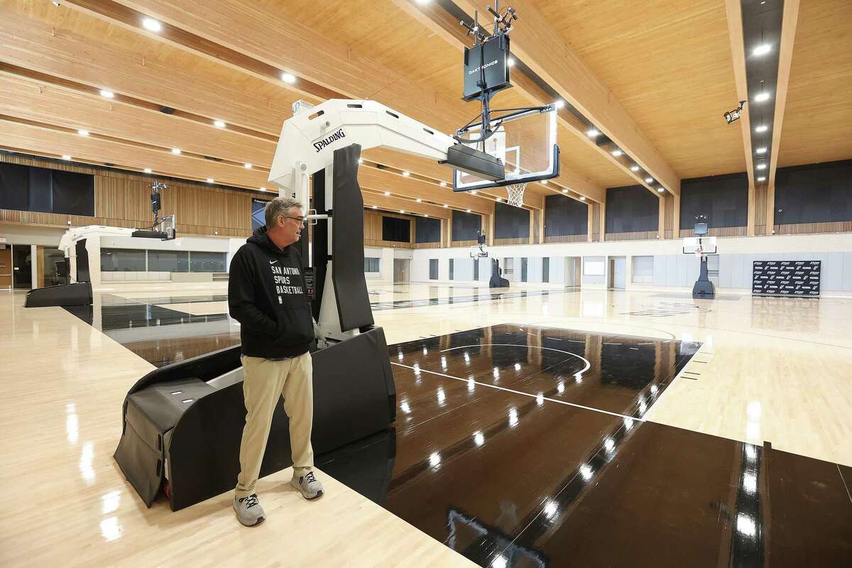 new spurs practice facility