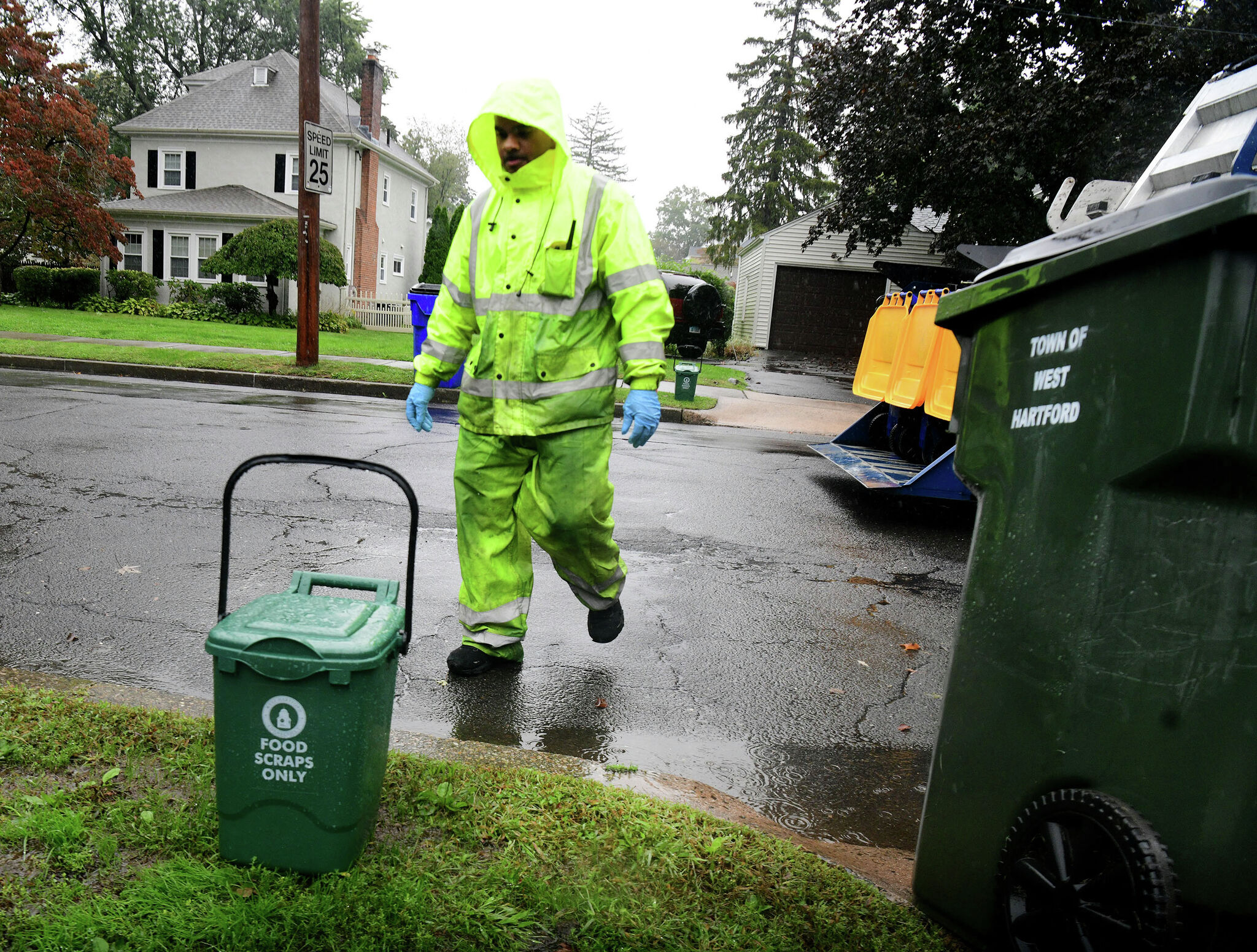 West Hartford considers voluntary, citywide food waste program