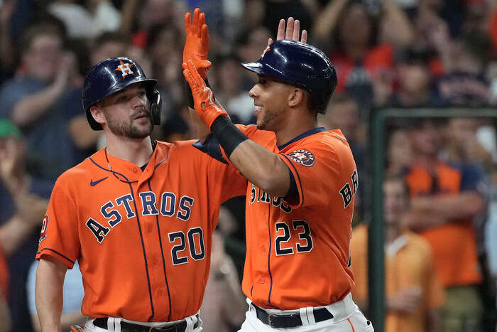Meyers homers as Astros avoid sweep with 4-3 win over Phils