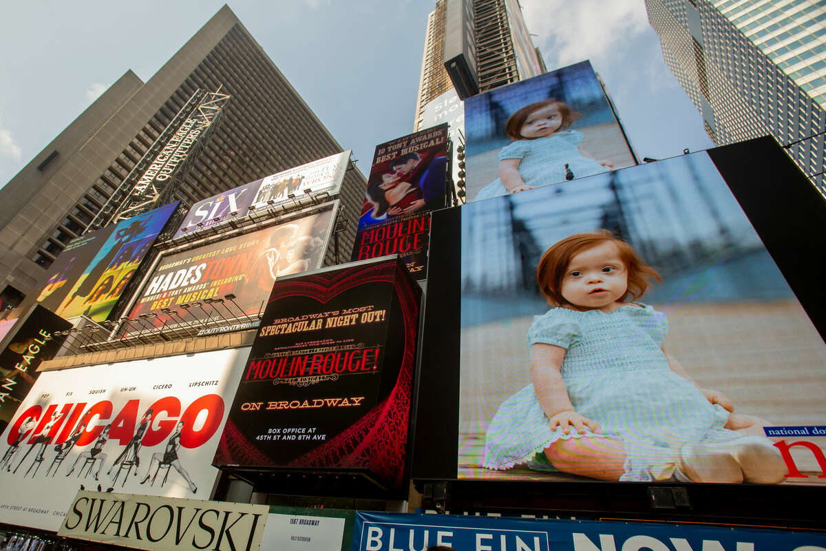 Girl goes viral after seeing herself in Times Square
