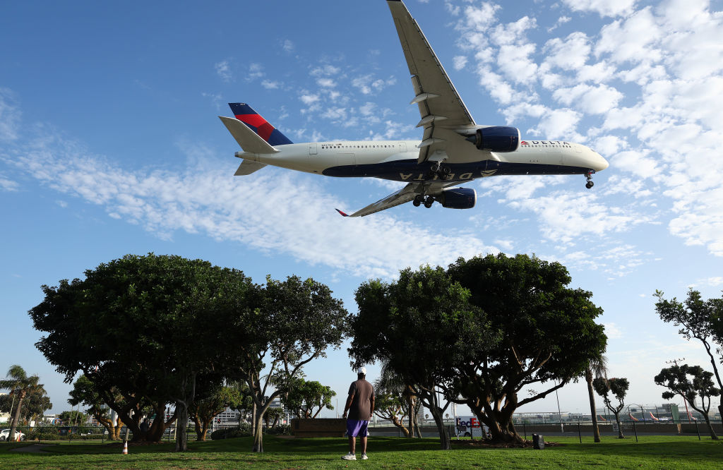 Delta rethinks SkyMiles changes after negative feedback from customers