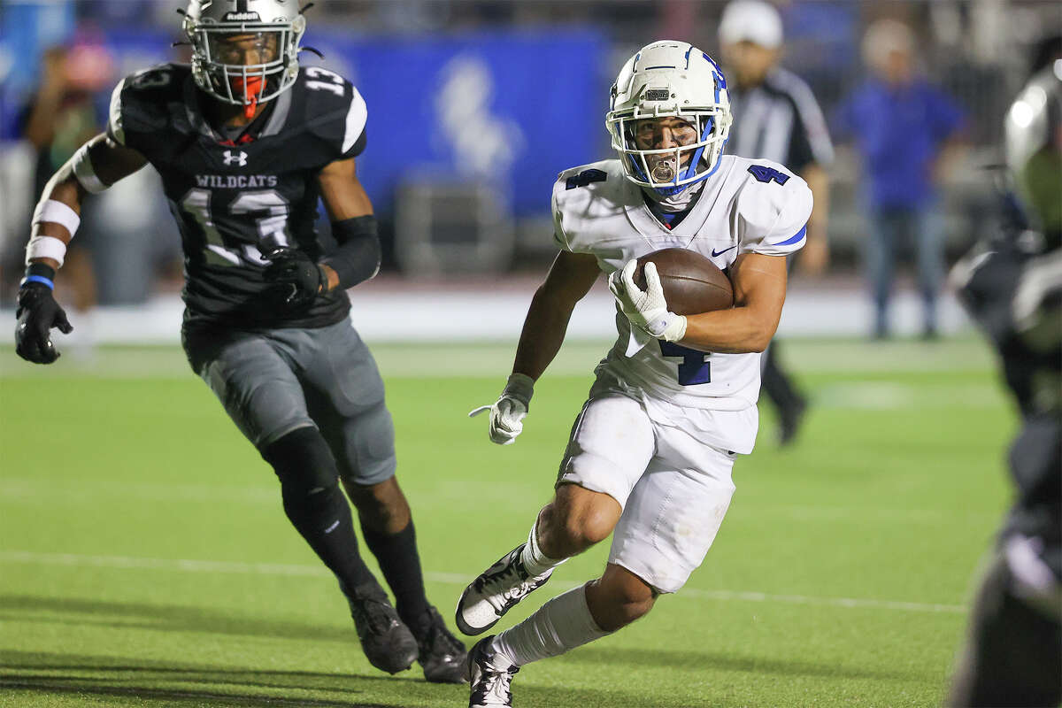 Dallas Cowboys score a touchdown at the McAllen airport