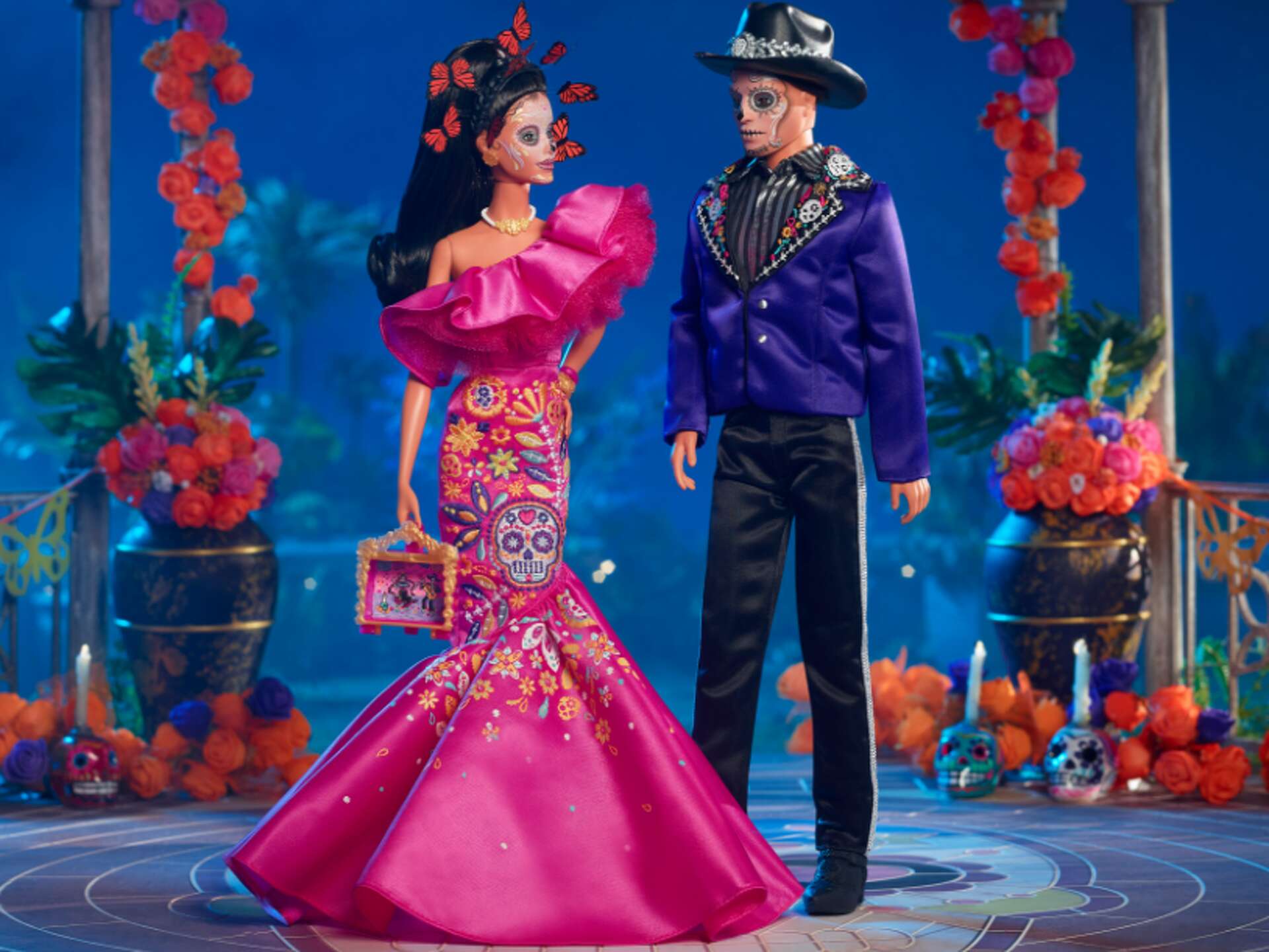死者の日　バービー　ケン2023 Barbie Amazon.com: Barbie 2023 Día De Muertos x Pink Magnolia Doll