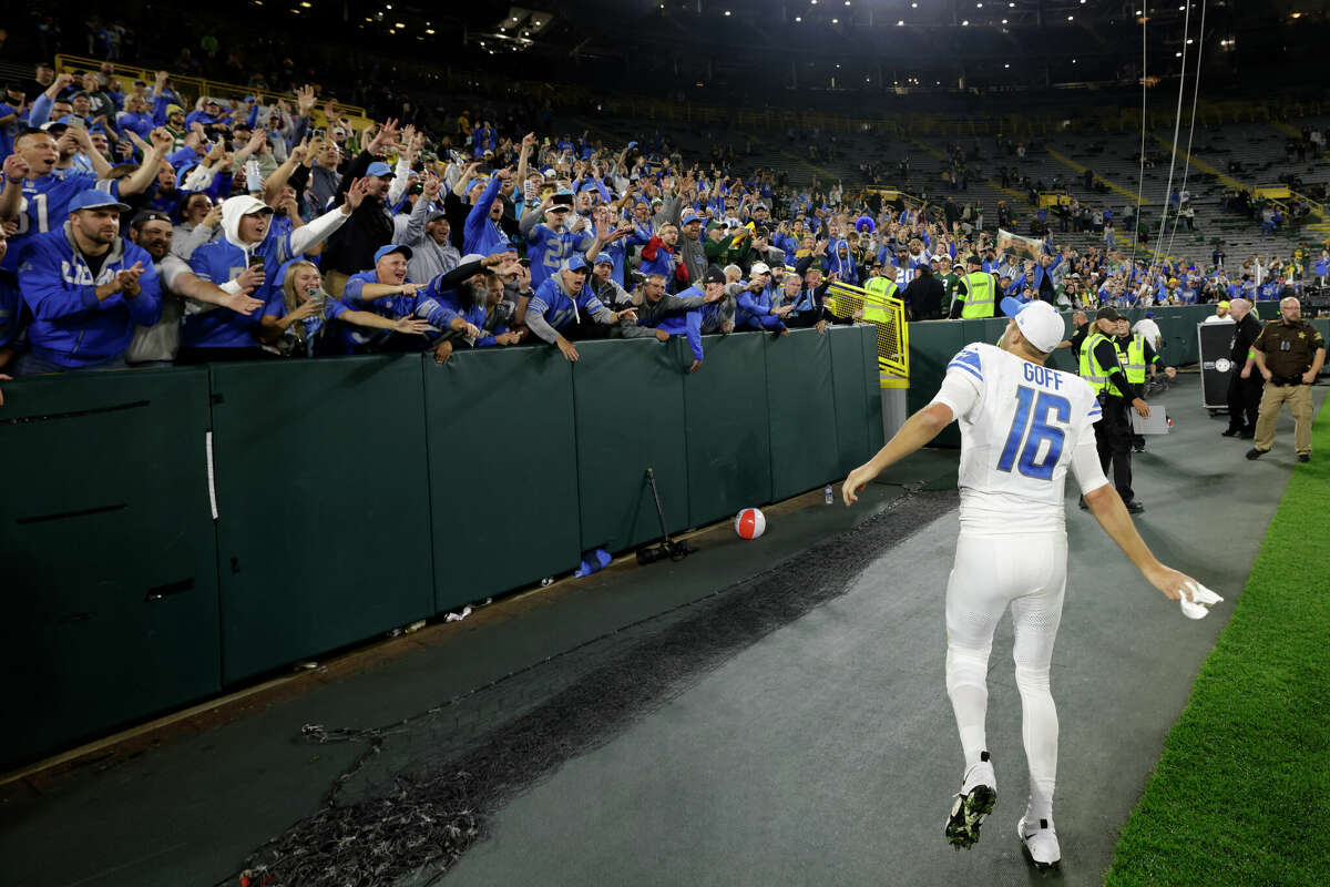Lions quarterback Jared Goff praises fans for dominating Lambeau Field