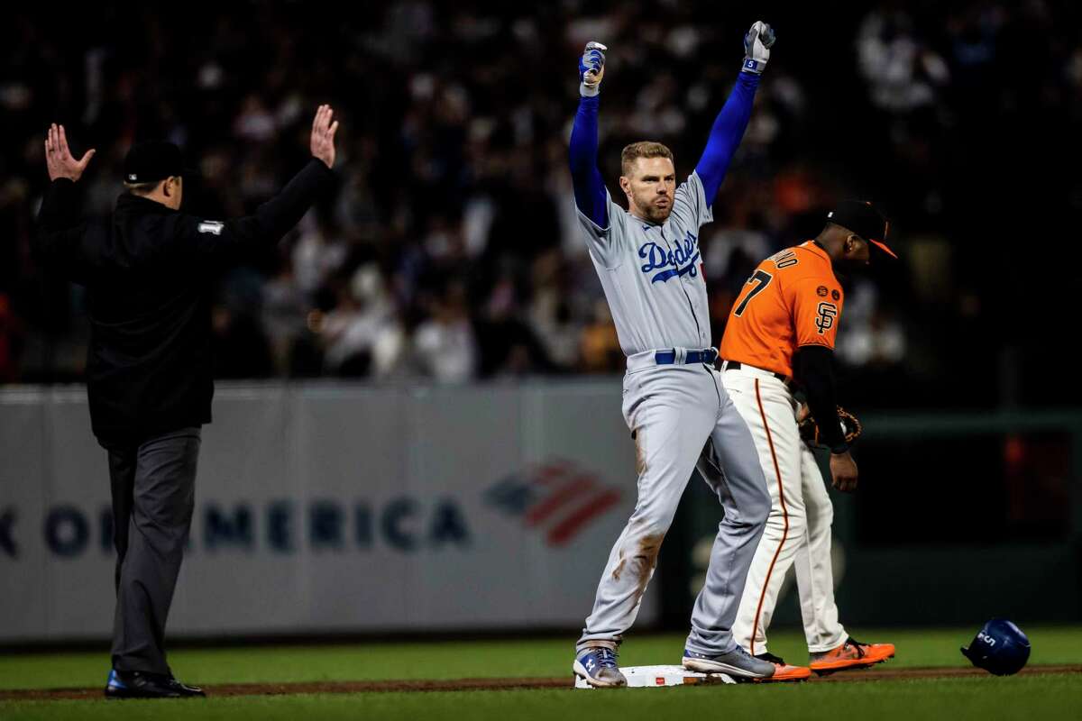 What the Dodgers and the Giants Mean to Californians - The New