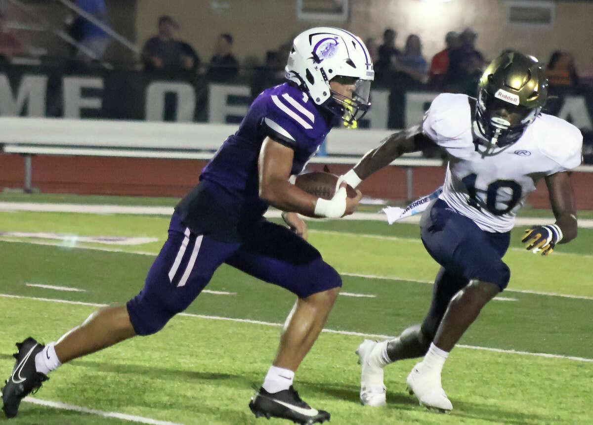 Collinsville, Triad meet in regularseason finale