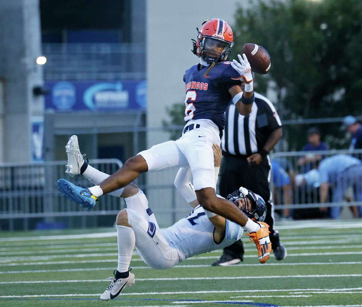 Johnson football rolls past Brandeis in District 28-6A play