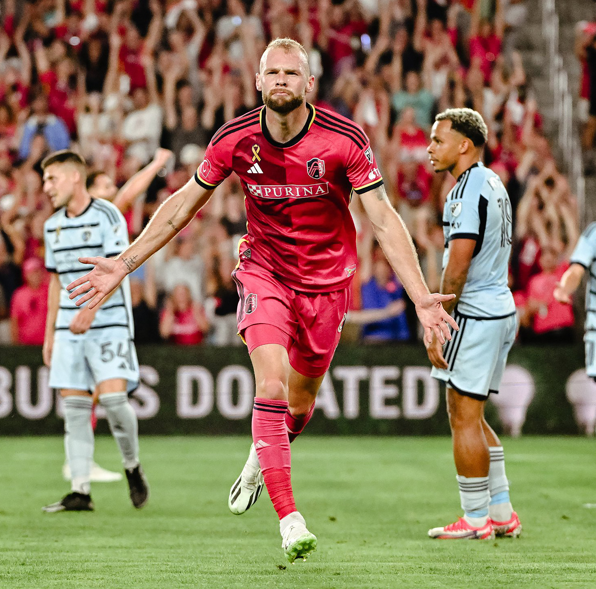 St. Louis City offense erupts in 4-0 win over Sporting Kansas City