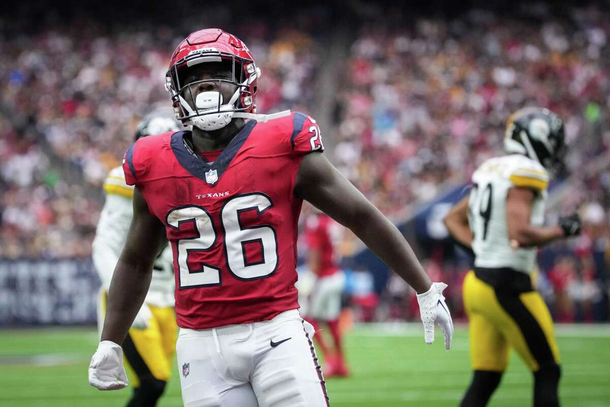 Houston Texans: Devin Singletary's connects with Dalton Schultz