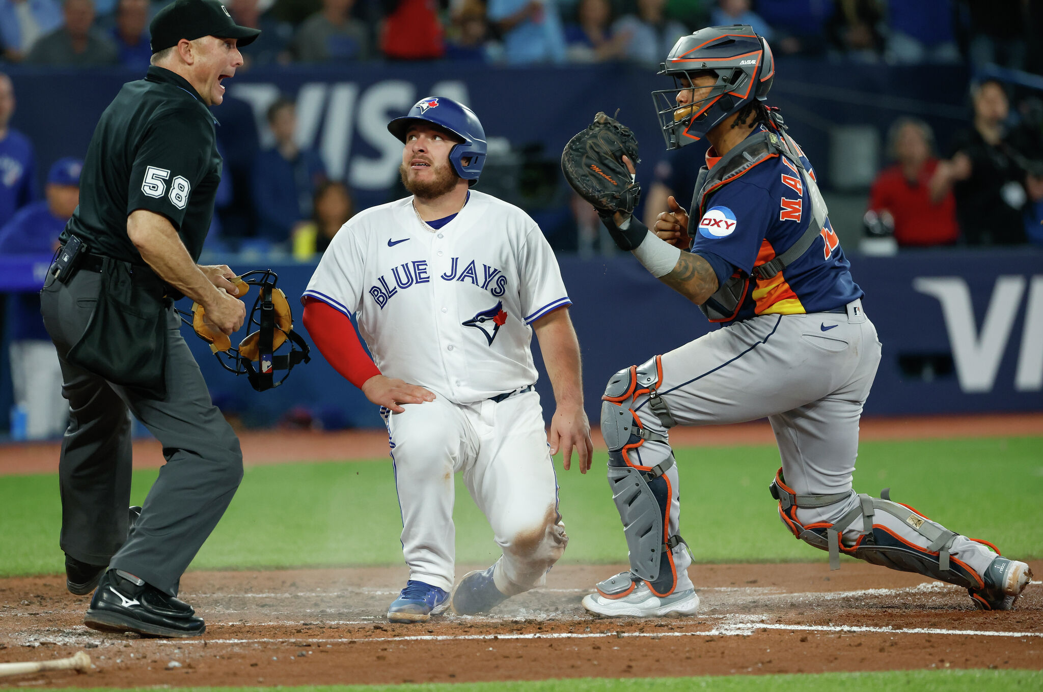 Twins advance for 1st time in 21 years with 2-0 win to sweep Blue Jays  behind Gray, Correa