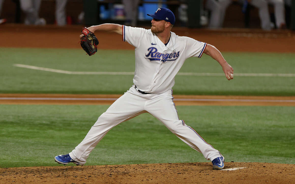 Rookie Jeremy Peña emerges as Astros' heartbeat in MLB playoffs