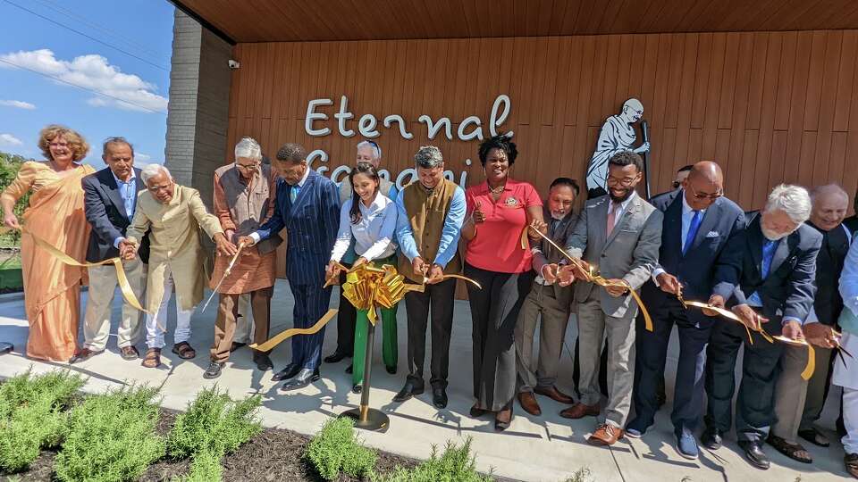 From left are: Carol McCutcheon, Sugar Land City Council member; Ajit Paralkar, cofounder and trustee; Atul Kothari, founder; Dr. Rajmohan Gandhi, grandson of Mahatma Gandhi; Isaac Newton Farris, Jr., nephew of Dr. Martin Luther King's; John R. Naugle, Atlanta City of Peace; Tina Khatri, VP of TDK Construction; D.C. Manjunath, Consul General of India; Martha Castex-Tatum, Houston City Council member; Rep. Suleman Lalani, M.D., Texas HD 76; Dexter L. McCoy, Fort Bend County Commissioner Precinct 4; Barkat Charania, cofounder and trustee; Harris County Commissioner Rodney Ellis; Andy Icken, Chief Development Officer, Houston Mayor's Office; Devinder Mahajan, cofounder and trustee.