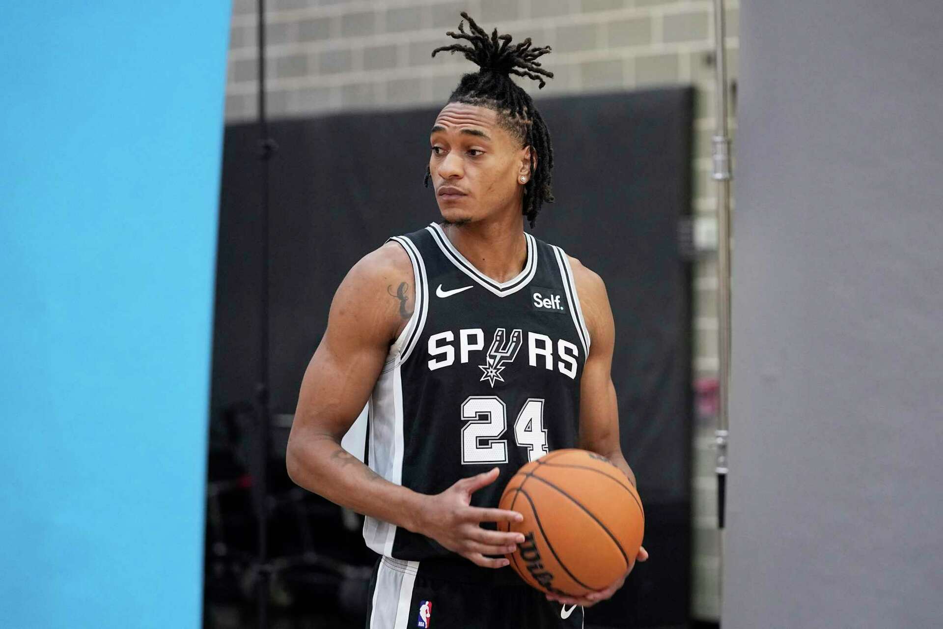 The Spurs' Devin Vassell gets largest contract in team history