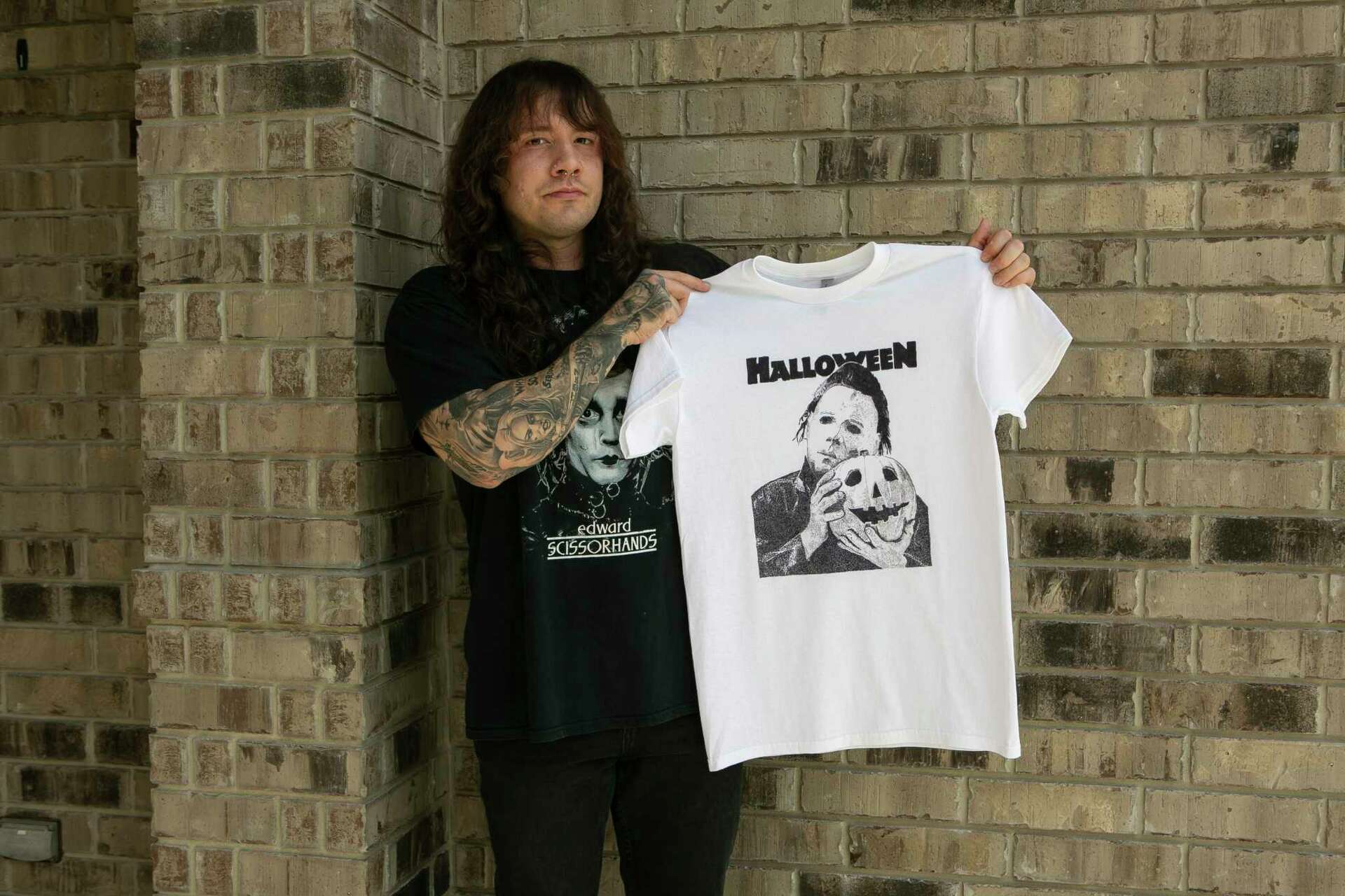 San Antonio Sharpie artist uses tattoo gun to make custom T-shirts