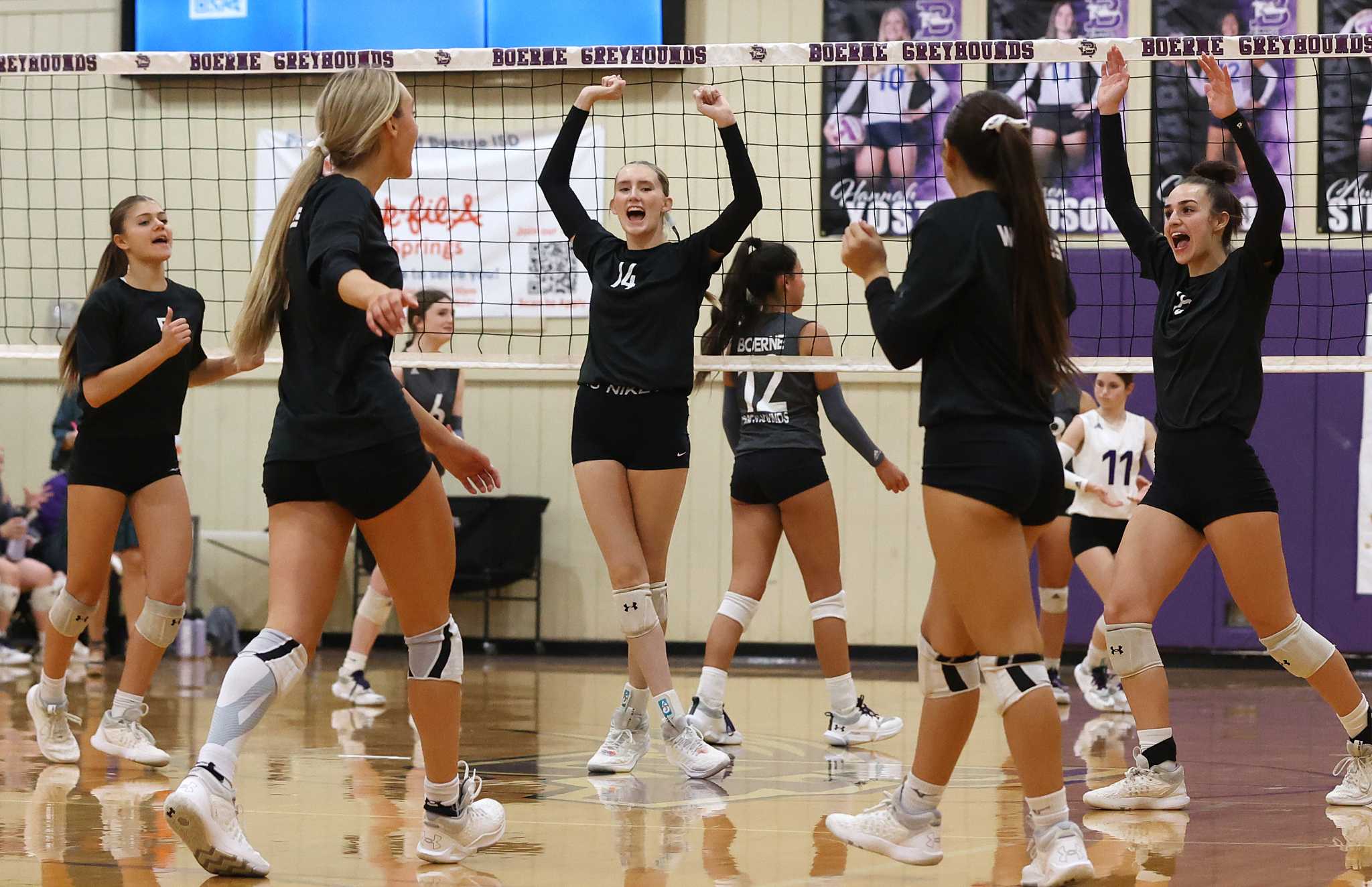 Davenport volleyball stays grounded while reaching state tournament