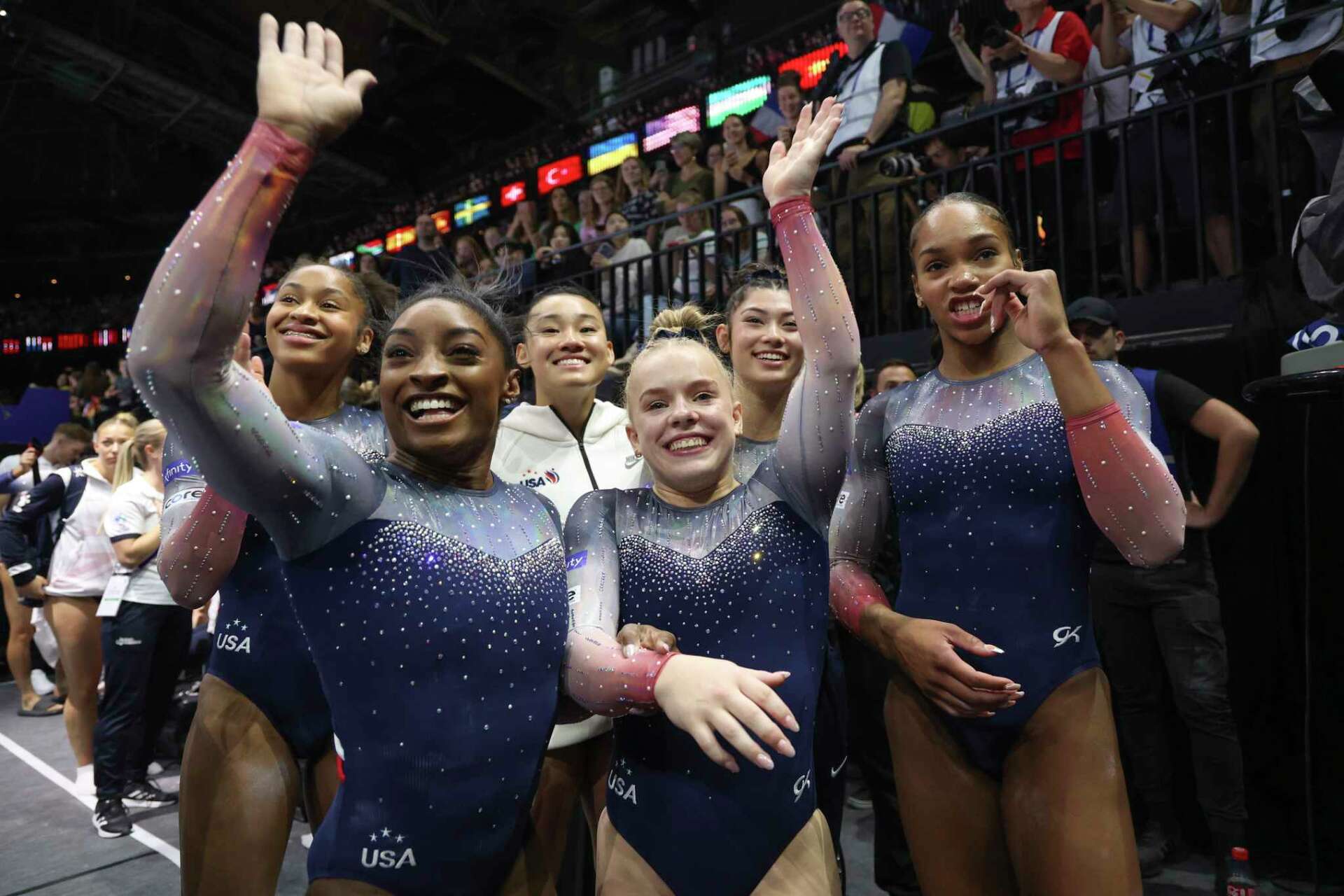 Simone Biles, U.S. women win World Gymnastics team event