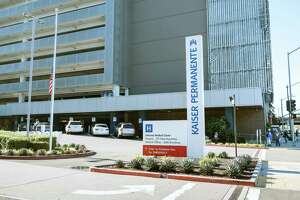 Kaiser medical residents aim to unionize for better work conditions and pay