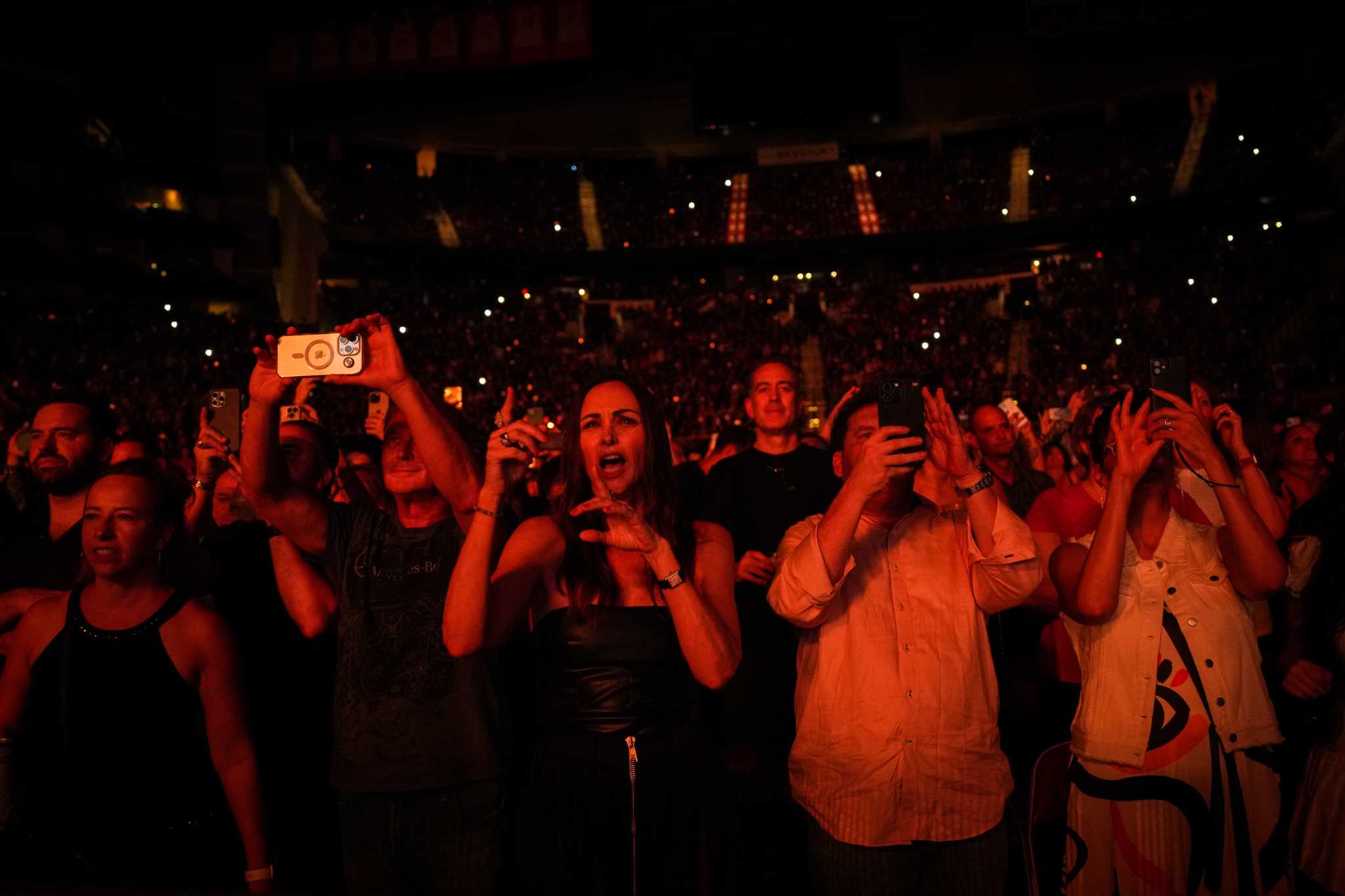 Houston concert: Pig head thrown into crowd, Martyrdom apologizes