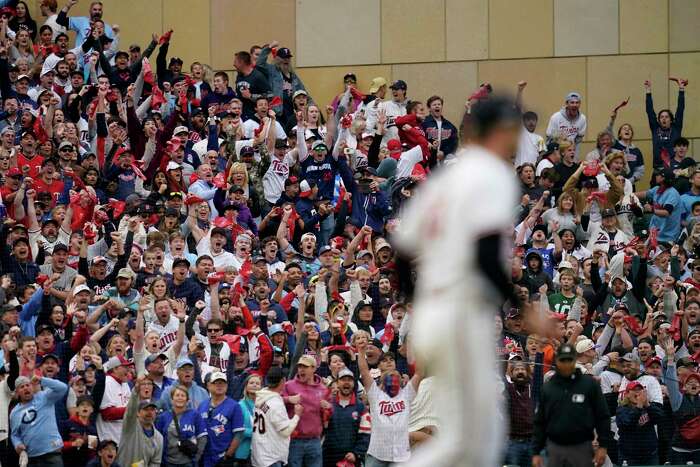 Braves Make Change to Infamous Tomahawk Chop Ahead of Game 5 After