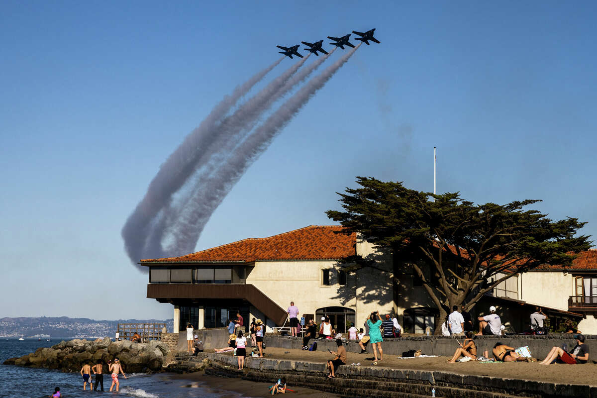 SF Fleet Week photos Blue Angels’ daring display of military might