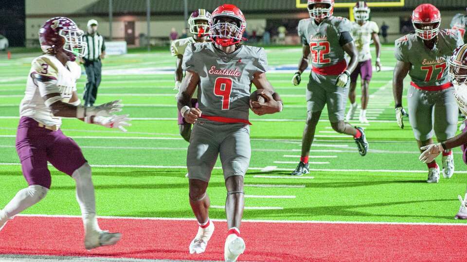 North Shore's Kaleb Bailey (9) reacts after scoring the go ahead touchdown in the fourth quarter against Summer Creek at Galena Park ISD Stadium, Thursday, Oct. 5, 2023 in Houston.