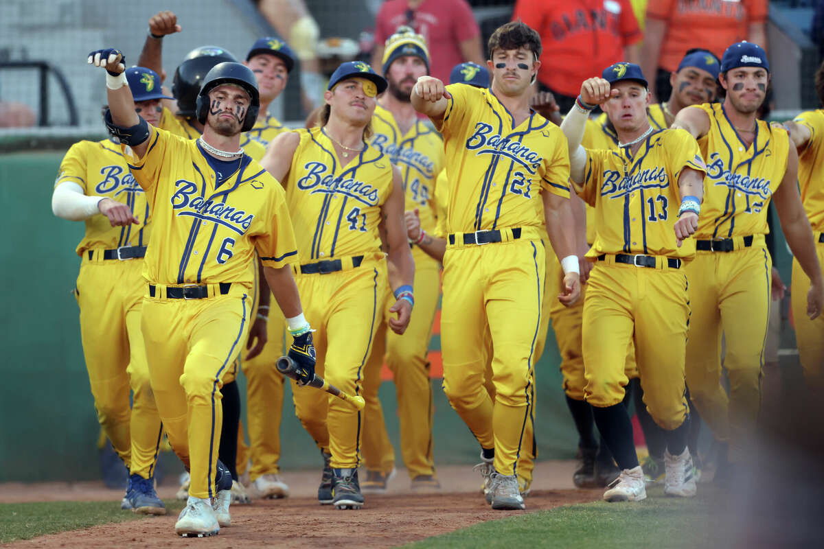 Story photo for Savannah Bananas heading to MLB stadiums, including Minute Maid Park