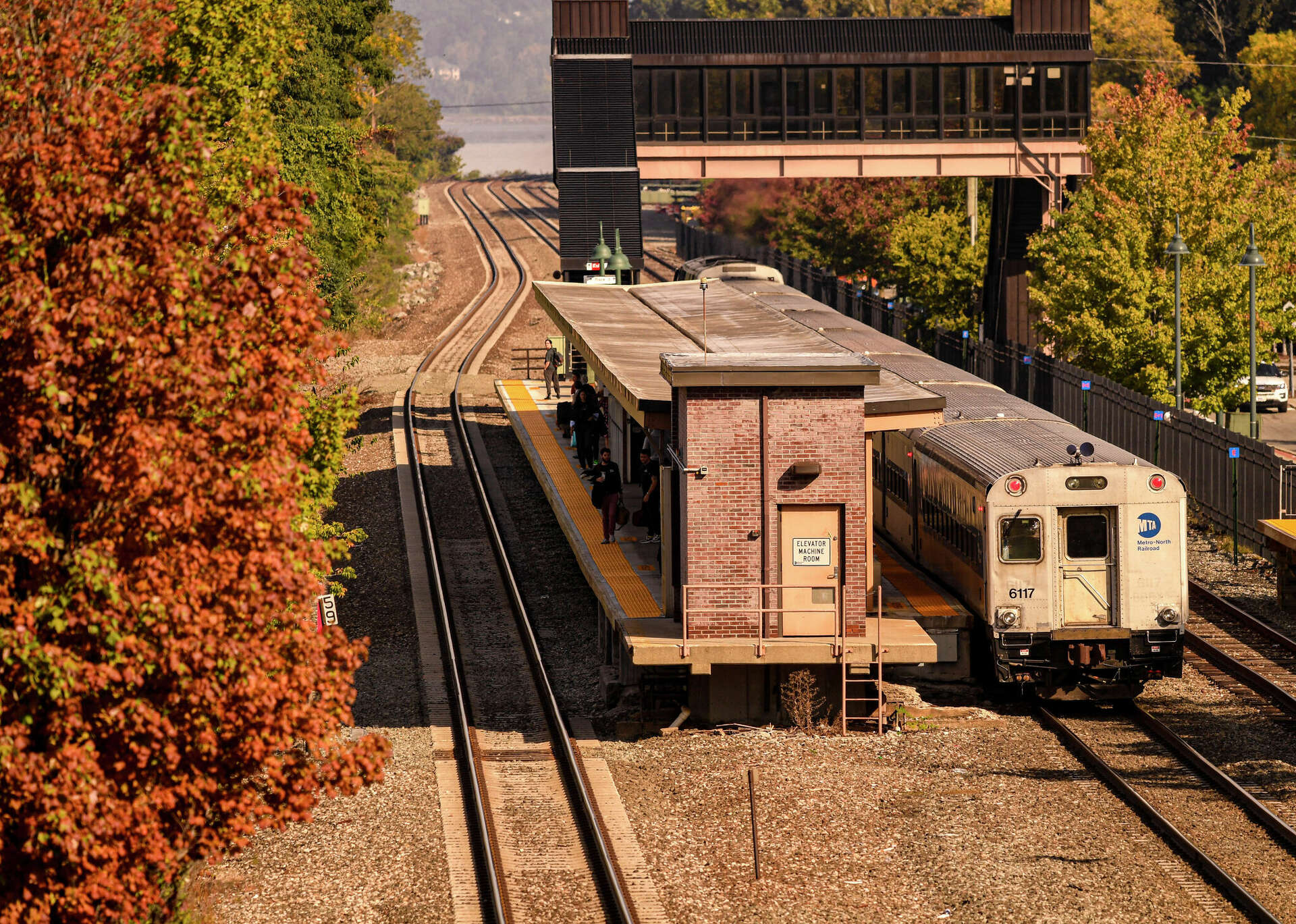 metro-north-announces-weekend-leaf-peeper-trains-on-hudson-line
