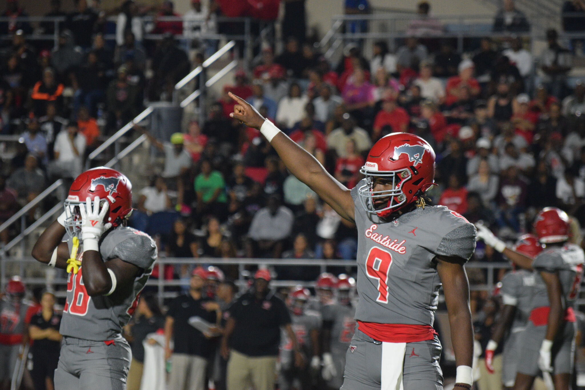 UH receives high praise for Houston Oilers inspired uniforms