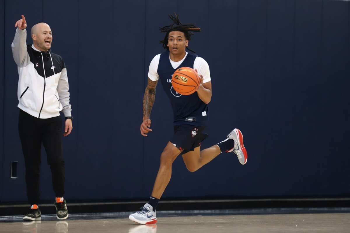UConn men's basketball adds four-star guard Solomon Ball to 2023 recruiting  class – Hartford Courant