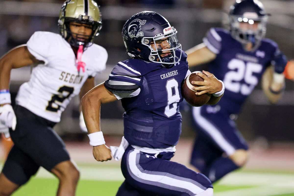 First glimpse at San Antonio football uniforms