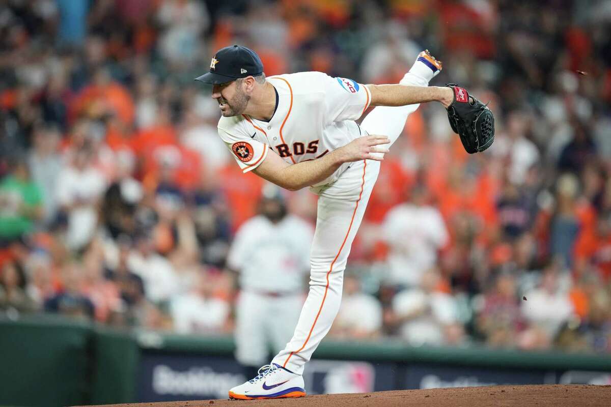 Story photo for Astros' Justin Verlander settles down to throw 6 shutout innings