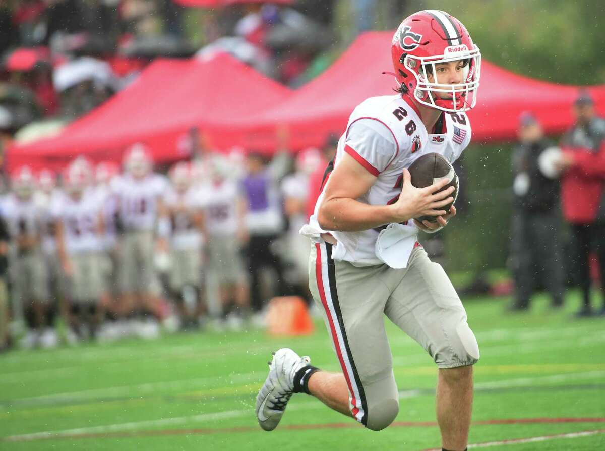 New Canaan football beat St. Joseph with four TDs from Luke Robinson