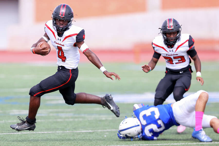 Tampa Bay Buccaneers linebacker Markees Watts (58) runs toward the