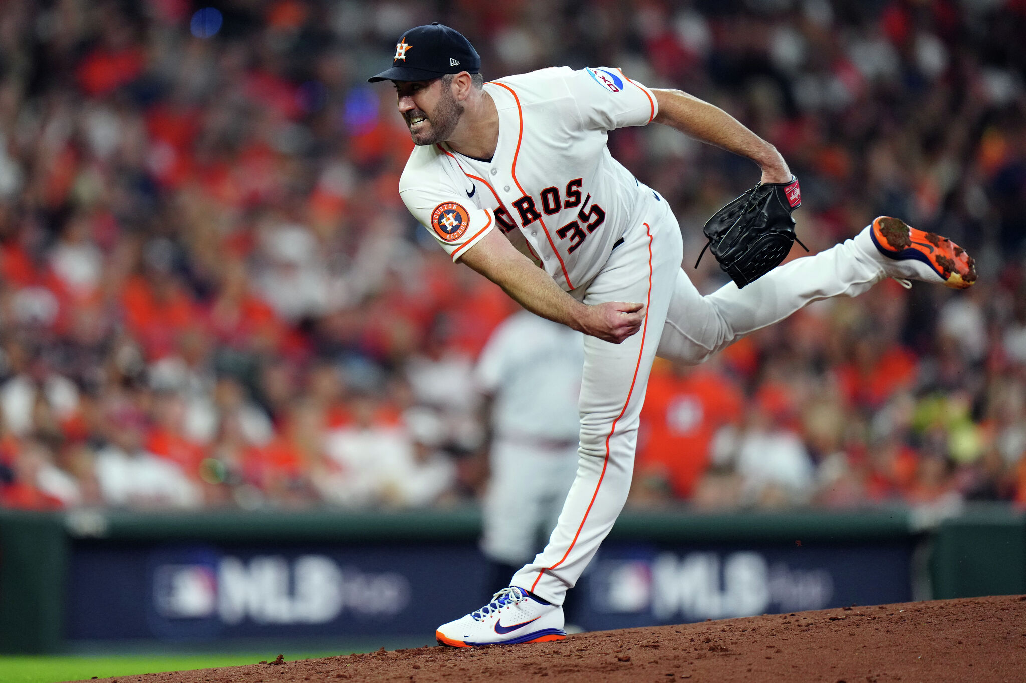Justin Verlander holds Twins scoreless, and Astros offense powers way to  victory in ALDS opener 