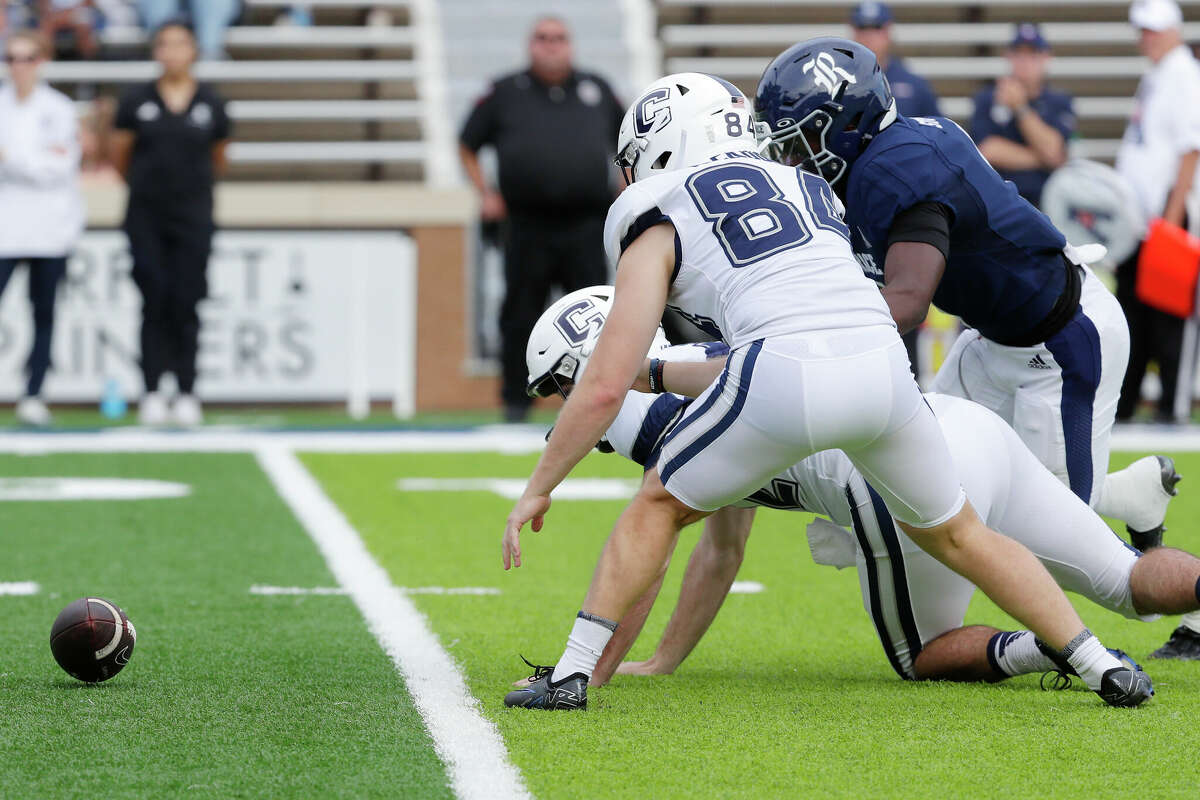 Defensive Lineman Playing Running Back Spurs UConn, But Huskies