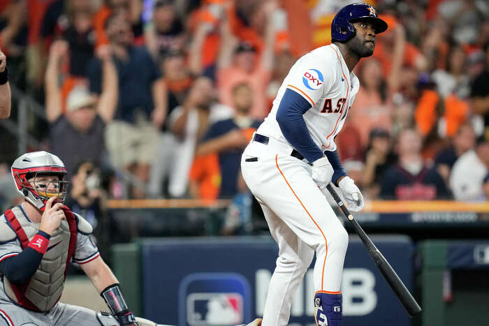 Astros' Martin Maldonado uses illegal bat in World Series courtesy of  Albert Pujols