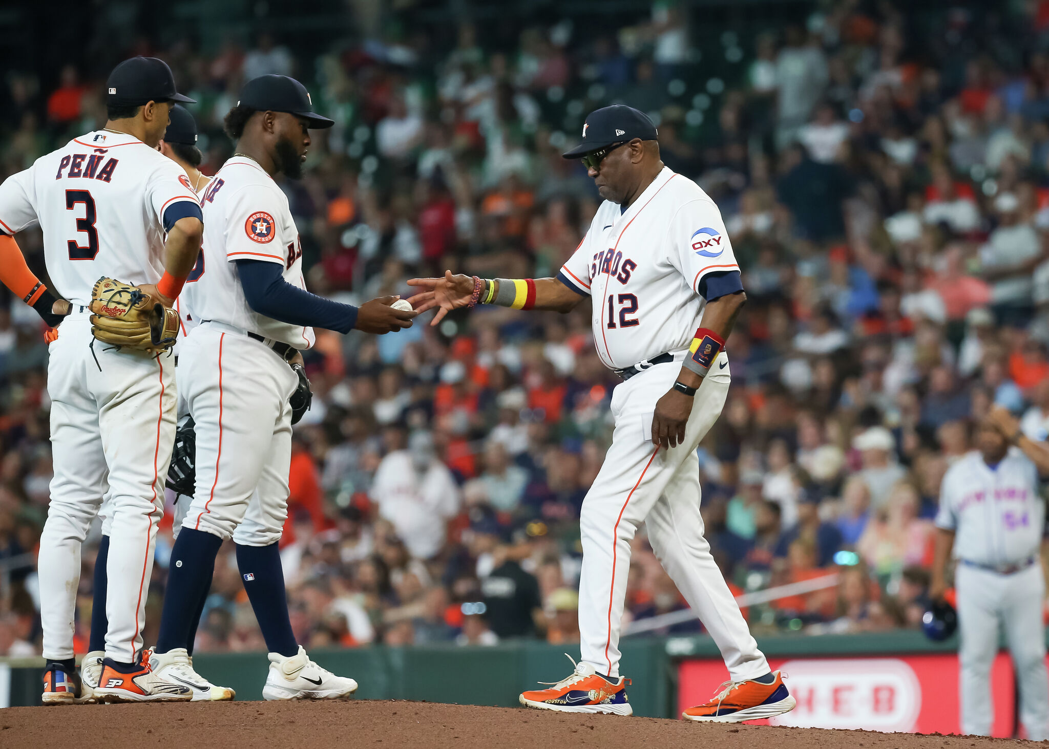 Houston Astros Player Jeremy Pena Has A Famous Father - Nicki