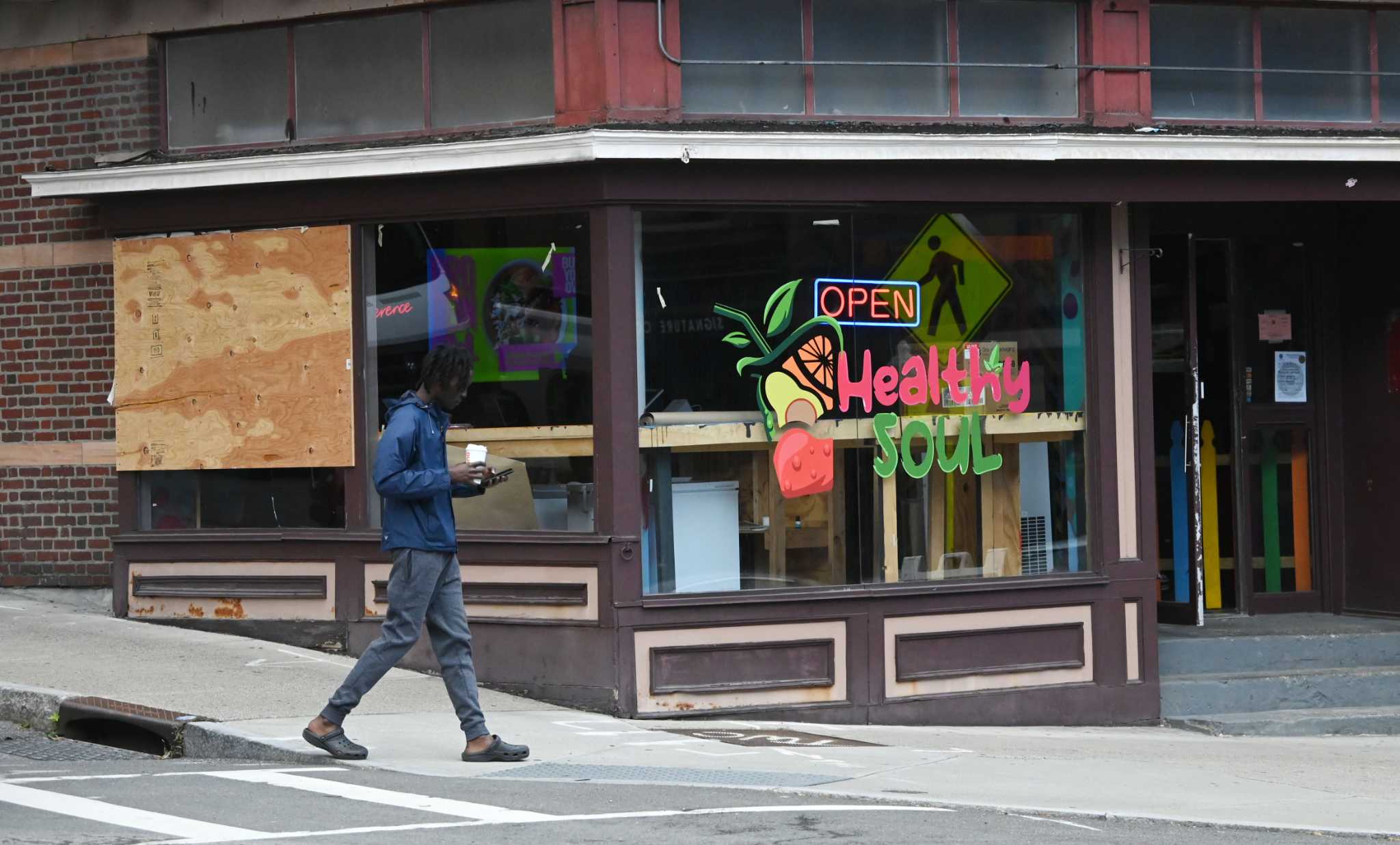 Vandal hits Albany juice bar, threatening email follows