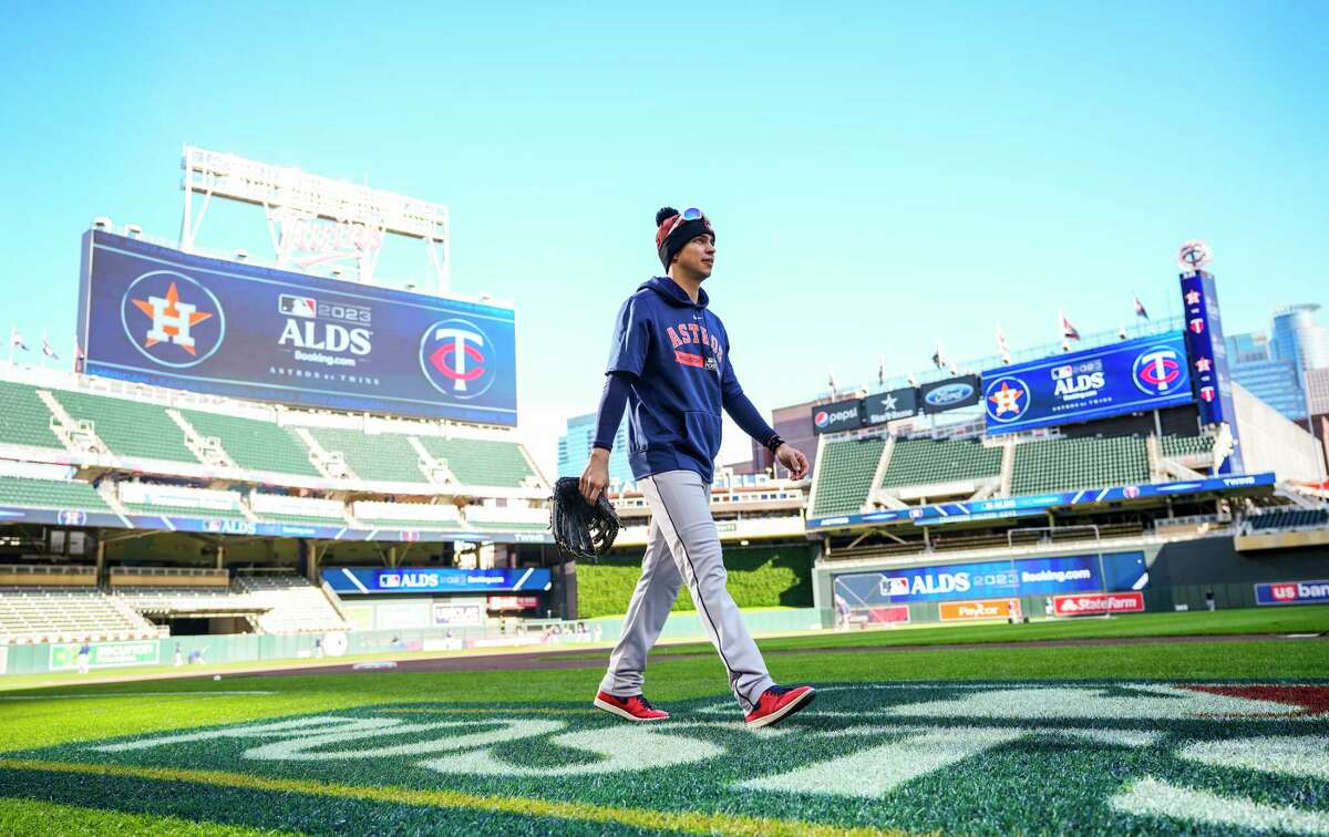 Twins work out at Target Field ahead of ALDS Game 3