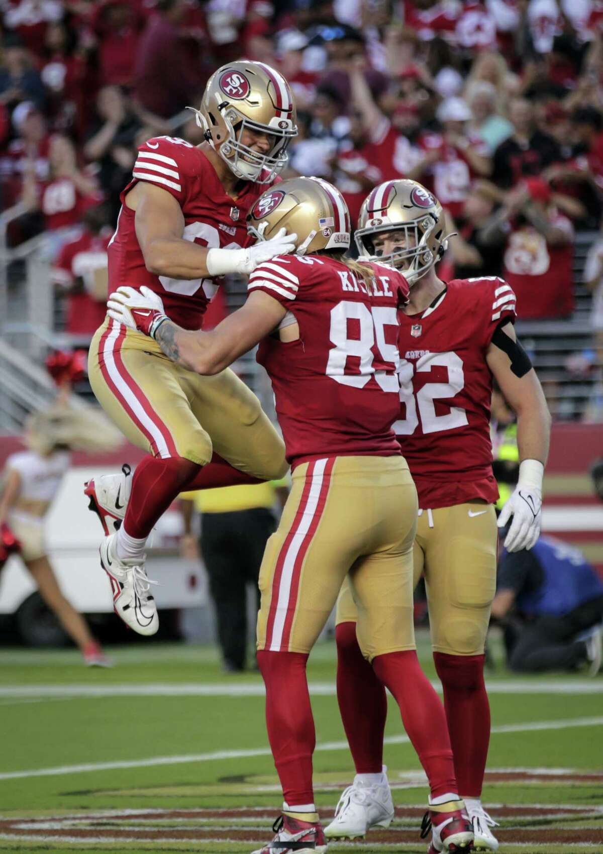 SANTA CLARA, CA - OCTOBER 18: San Francisco 49ers Tight End Ross Dwelley (82)  rests during warmup